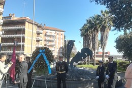 Deposizione Corona d'alloro Monumento ai Martiri Foibe istriane piazzale Metro Laurentina